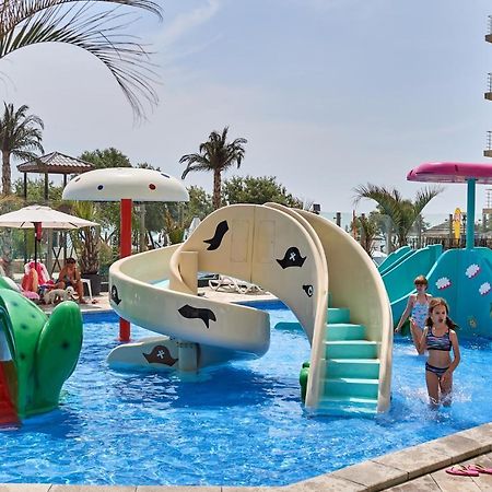 Melisea Aparthotel Pool & Spa Mamaia Nord Năvodari Kültér fotó